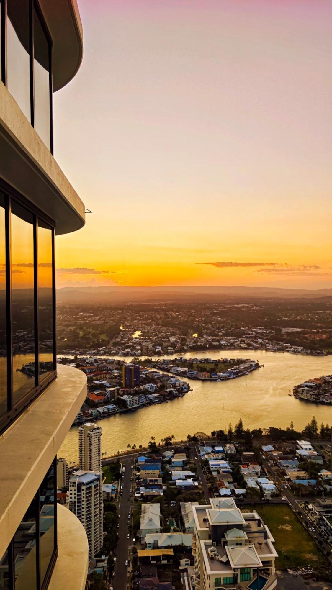 Surfers Paradise New Beachfront Apartments Gold Coast Eksteriør billede