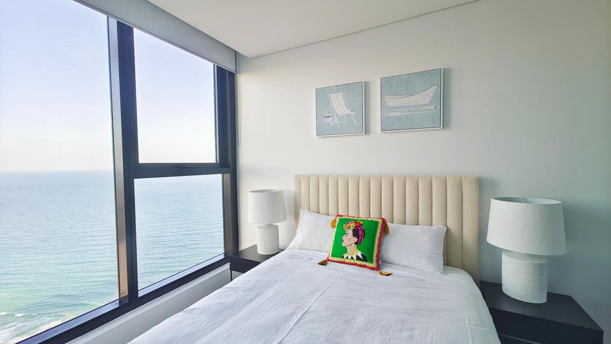 Surfers Paradise New Beachfront Apartments Gold Coast Eksteriør billede