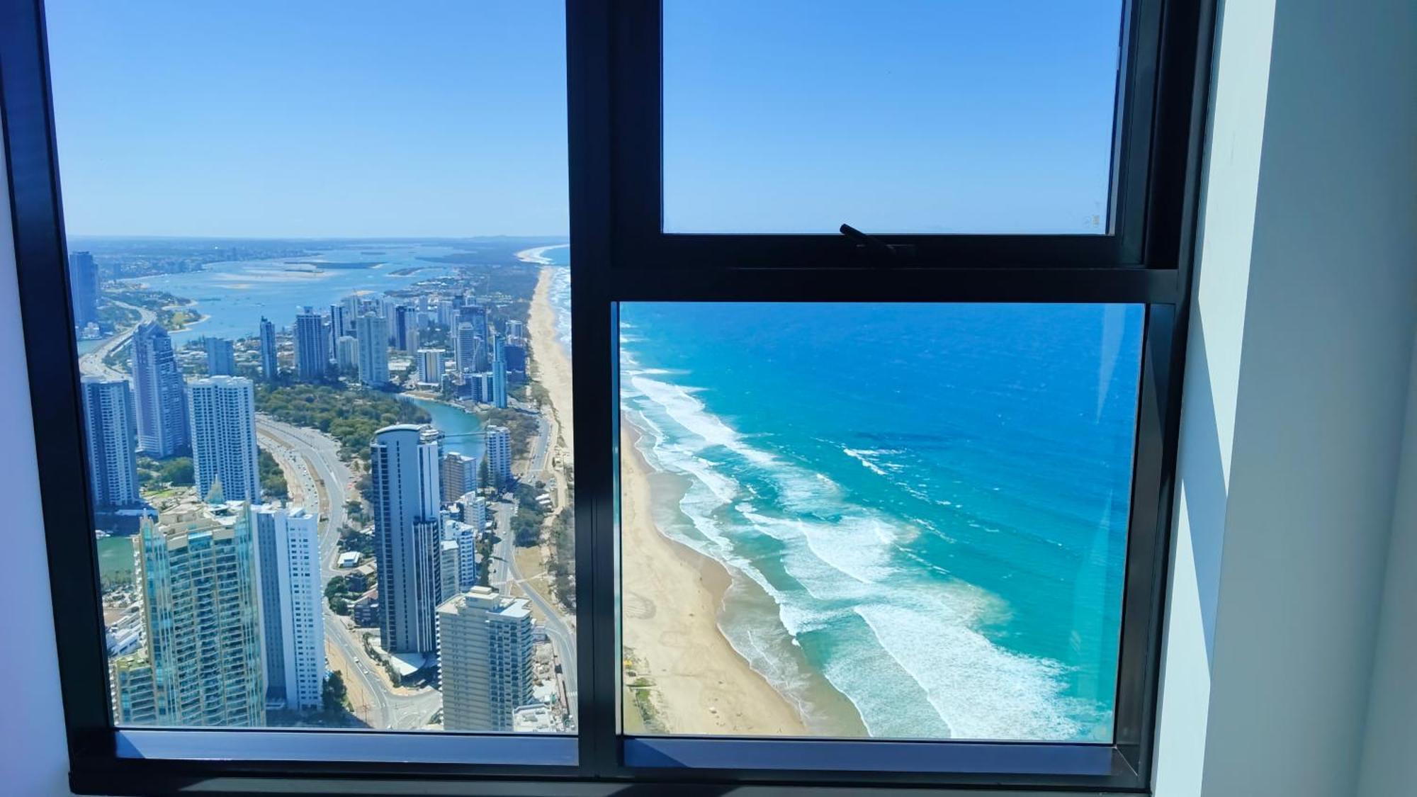 Surfers Paradise New Beachfront Apartments Gold Coast Eksteriør billede