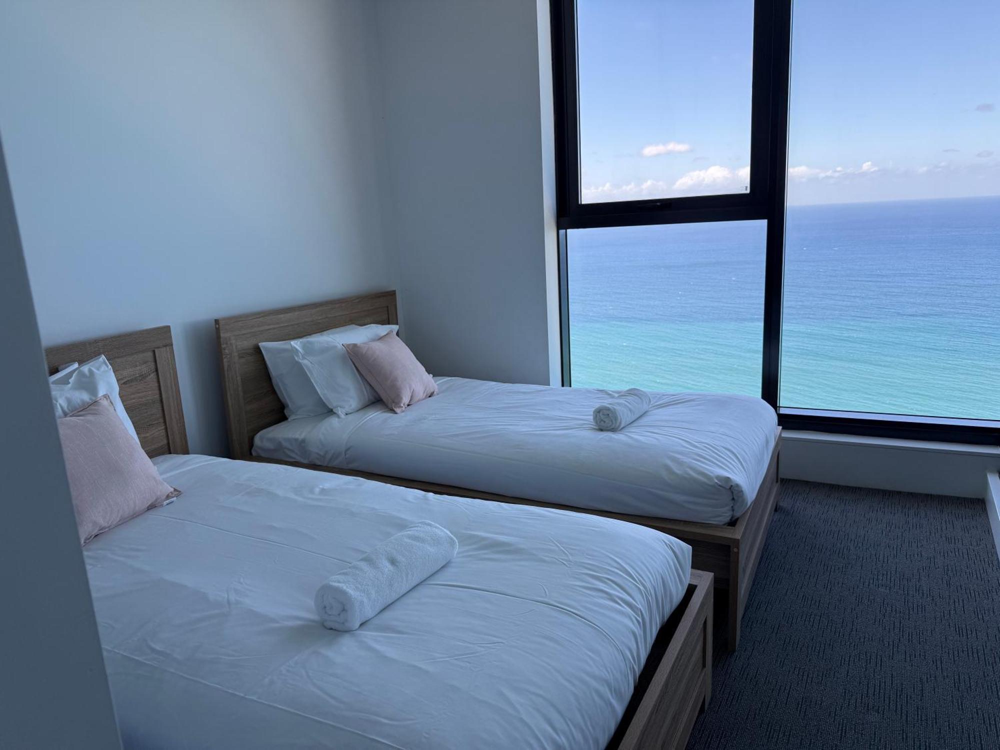 Surfers Paradise New Beachfront Apartments Gold Coast Eksteriør billede